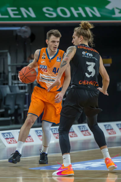 在这些项目 在这些项目