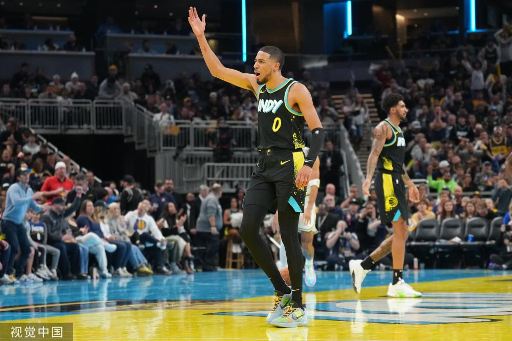 雷拉之间的 雷拉之间的